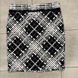 NWT The Limited Black and White Geometric Pencil Skirt